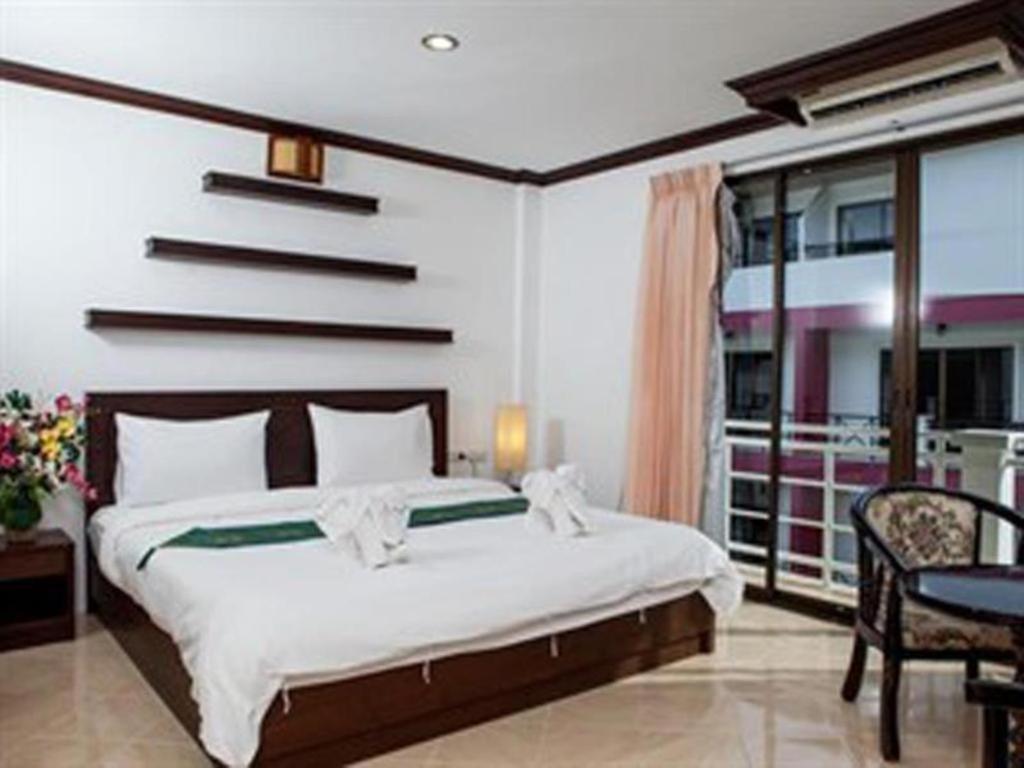 Triple Rund Place Hotel Patong Экстерьер фото