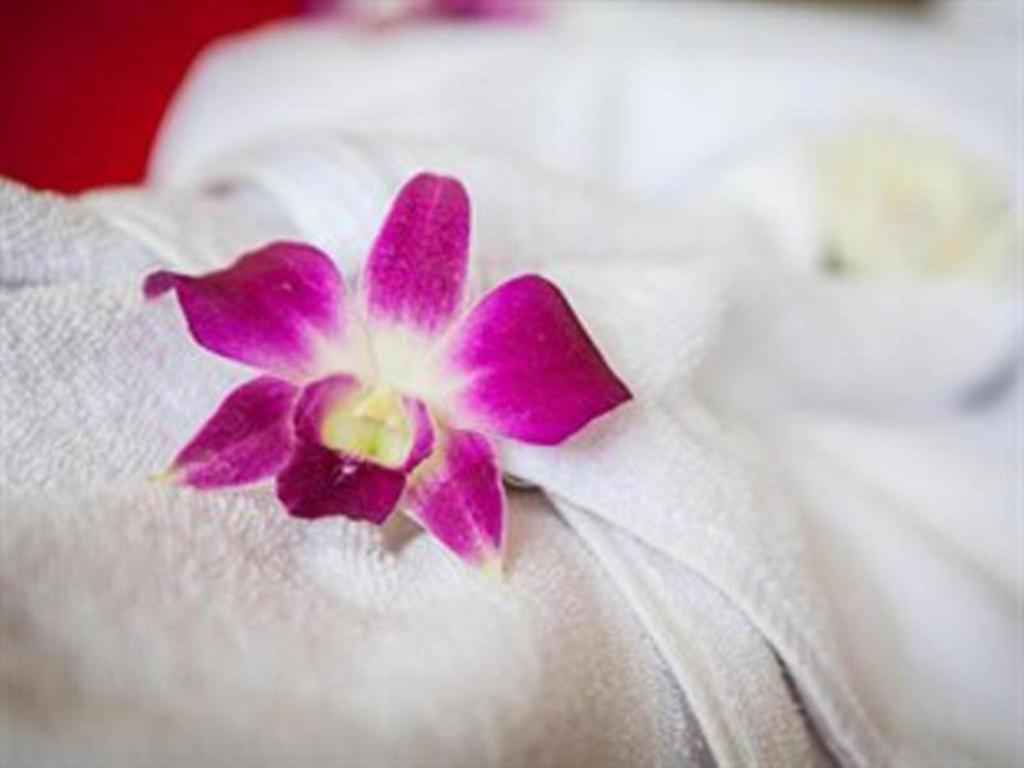 Triple Rund Place Hotel Patong Экстерьер фото