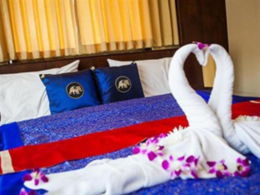 Triple Rund Place Hotel Patong Экстерьер фото