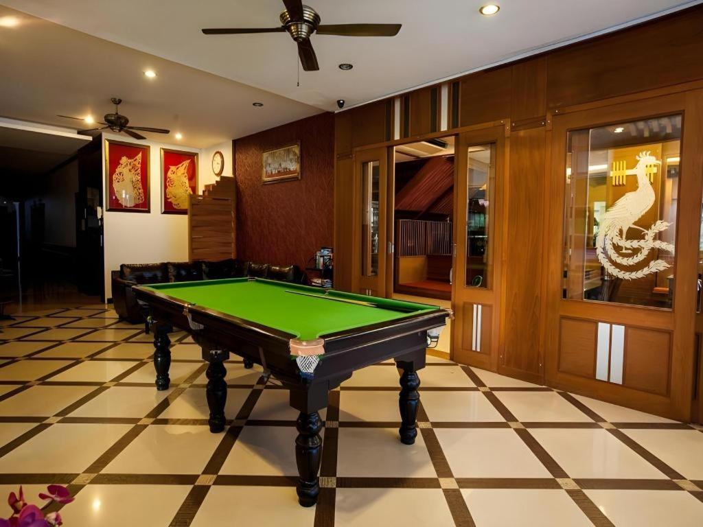 Triple Rund Place Hotel Patong Экстерьер фото
