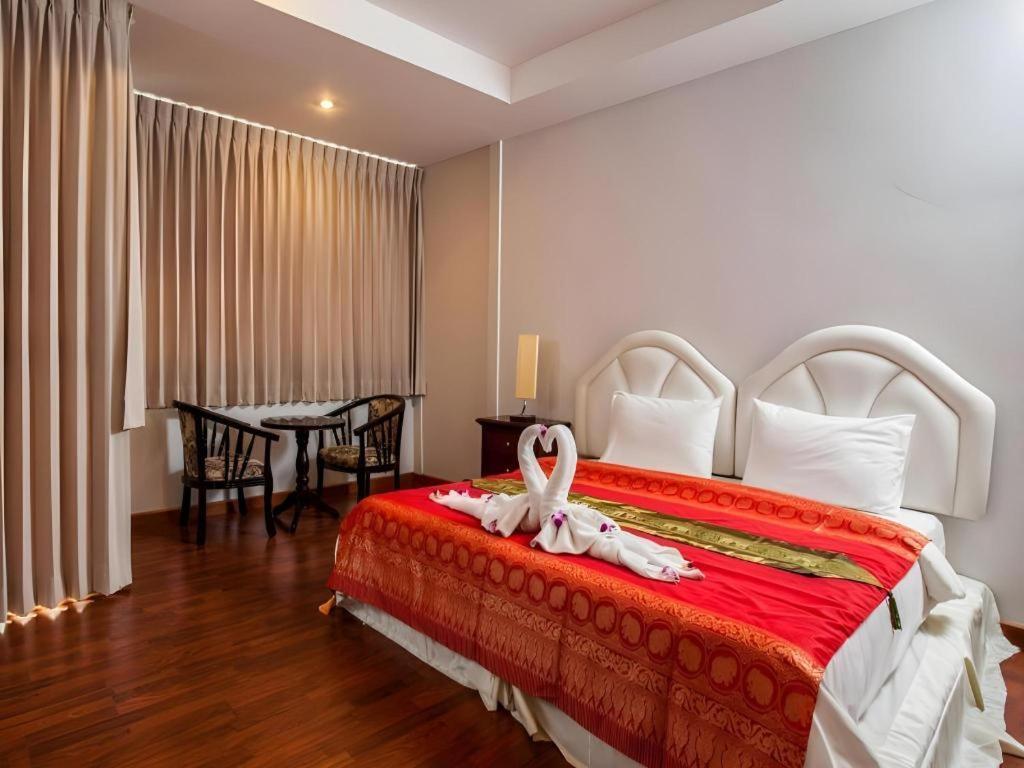 Triple Rund Place Hotel Patong Экстерьер фото