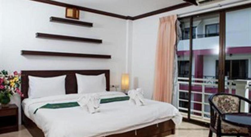 Triple Rund Place Hotel Patong Экстерьер фото
