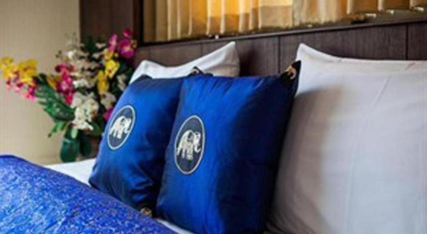 Triple Rund Place Hotel Patong Экстерьер фото