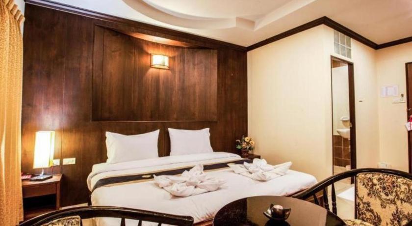 Triple Rund Place Hotel Patong Экстерьер фото