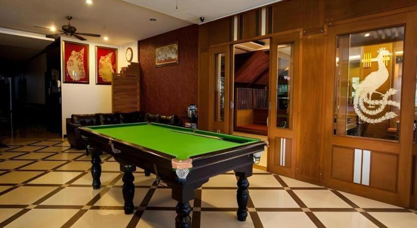 Triple Rund Place Hotel Patong Экстерьер фото