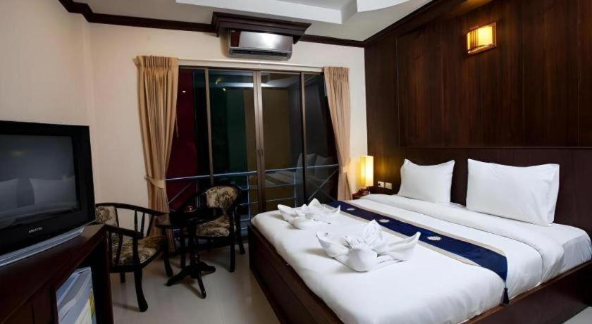 Triple Rund Place Hotel Patong Экстерьер фото