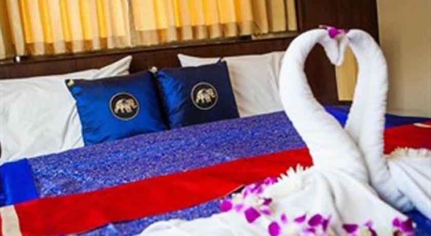 Triple Rund Place Hotel Patong Экстерьер фото
