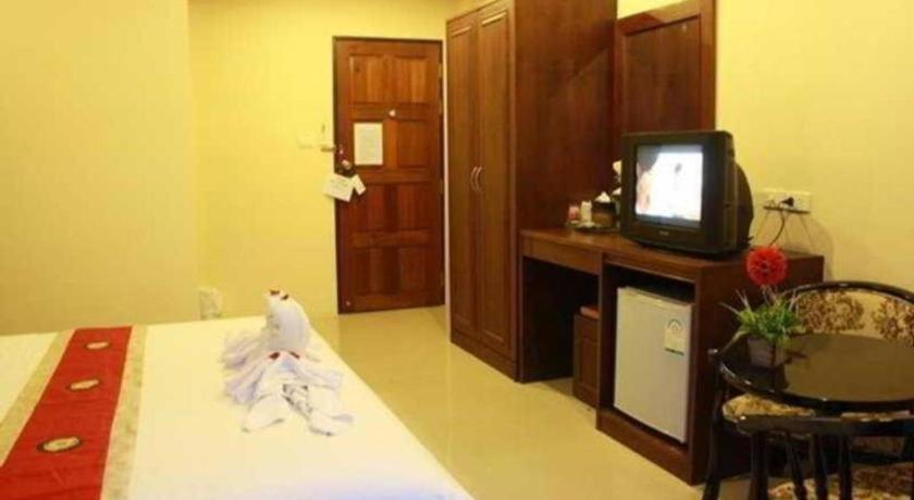 Triple Rund Place Hotel Patong Экстерьер фото